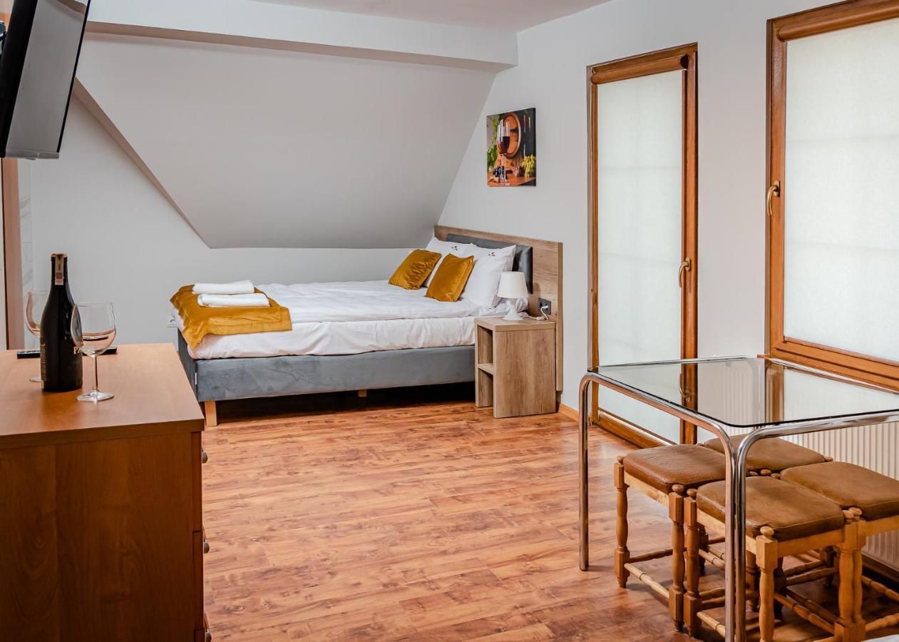 Sun & Wine Hotel Pobierowo Buitenkant foto